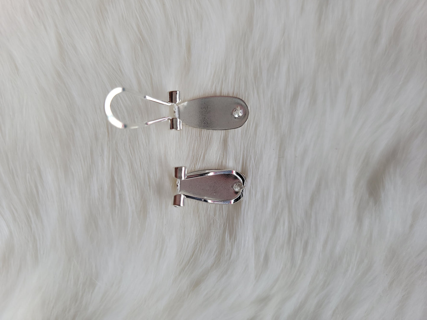 Fingernail Posts