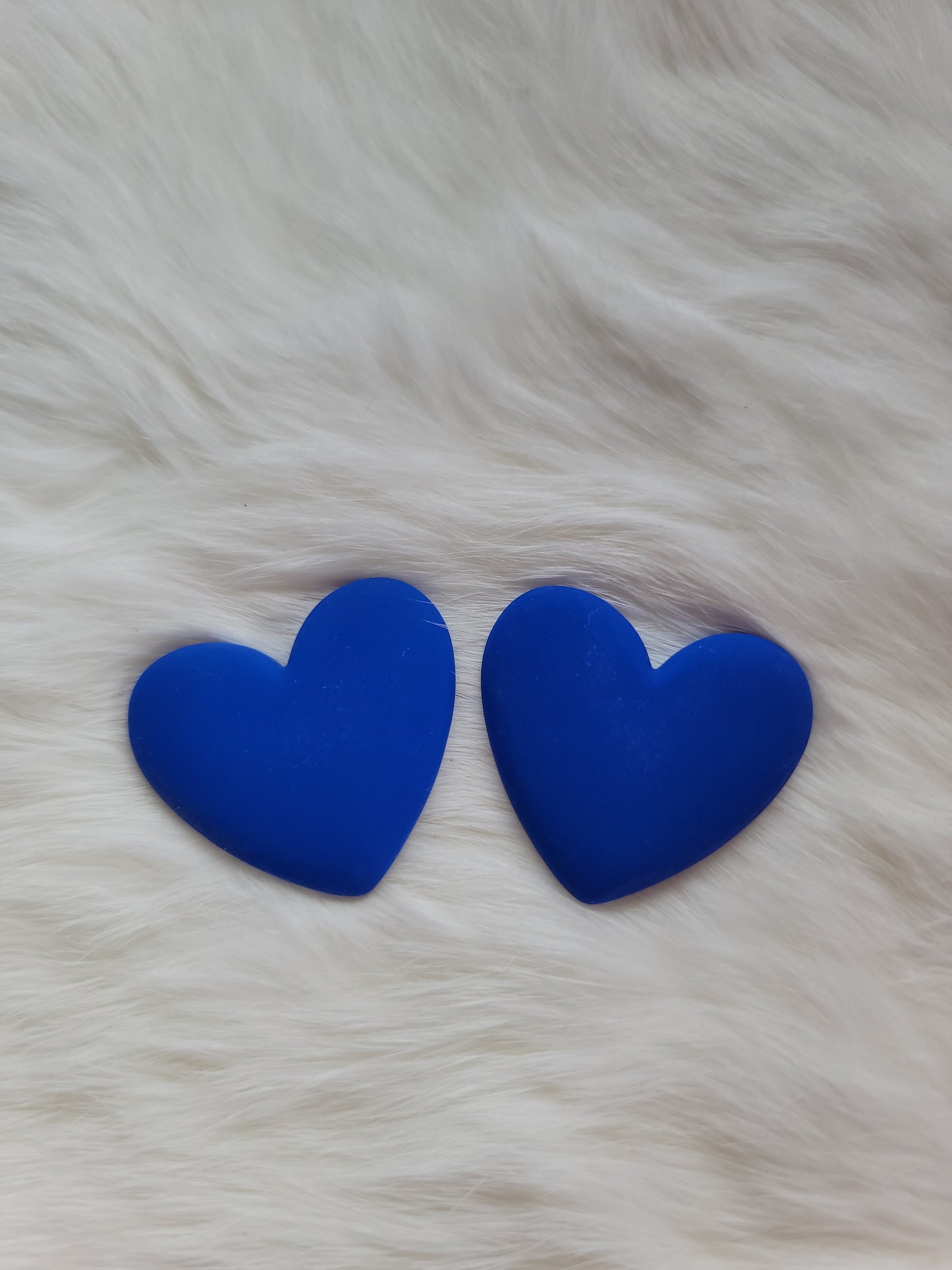 Large resin hearts