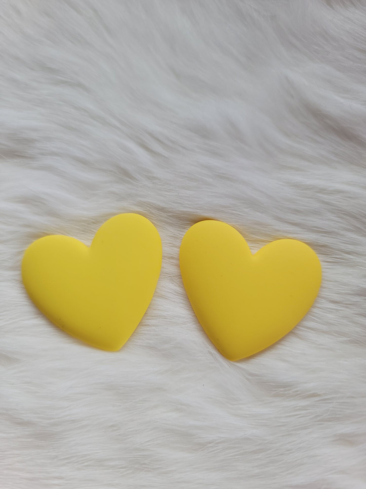 Large resin hearts